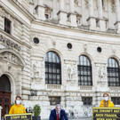 Greenpeace-Aktivisten protestierten vor Wiener Hofburg gegen OMV