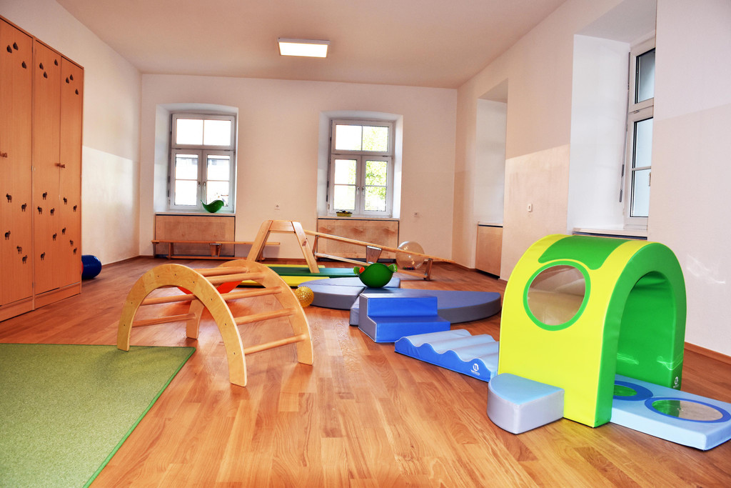 06_KinderHaus 2 Turnraum.JPG