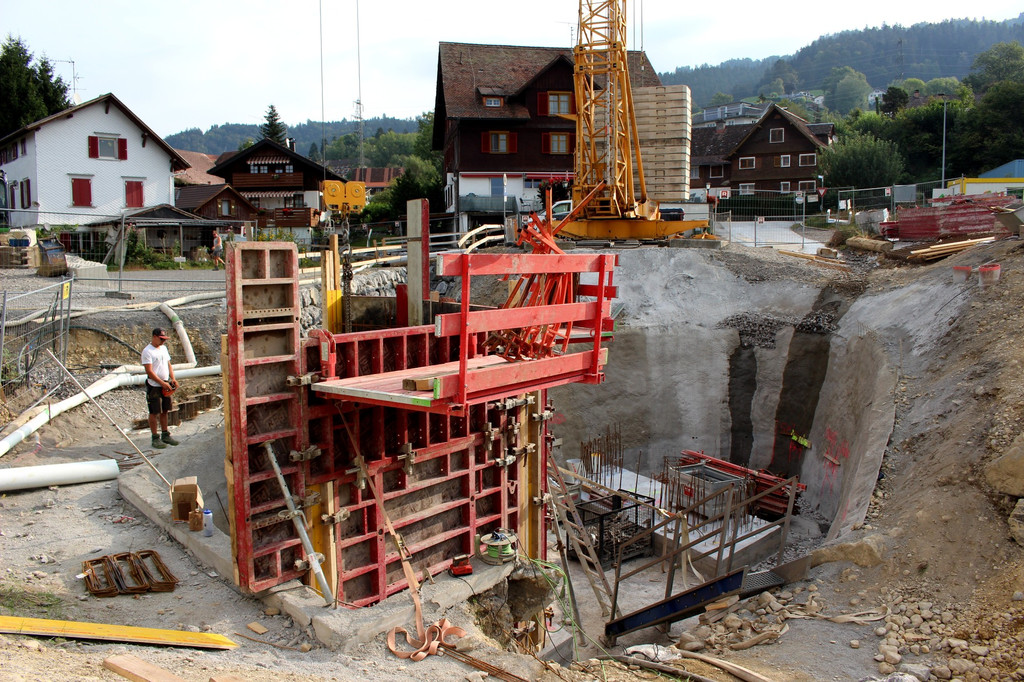 Kugelbeerbach Hochwasserschutz BF E Br__cke und Mauer 22-09-2020 _1a_.JPG