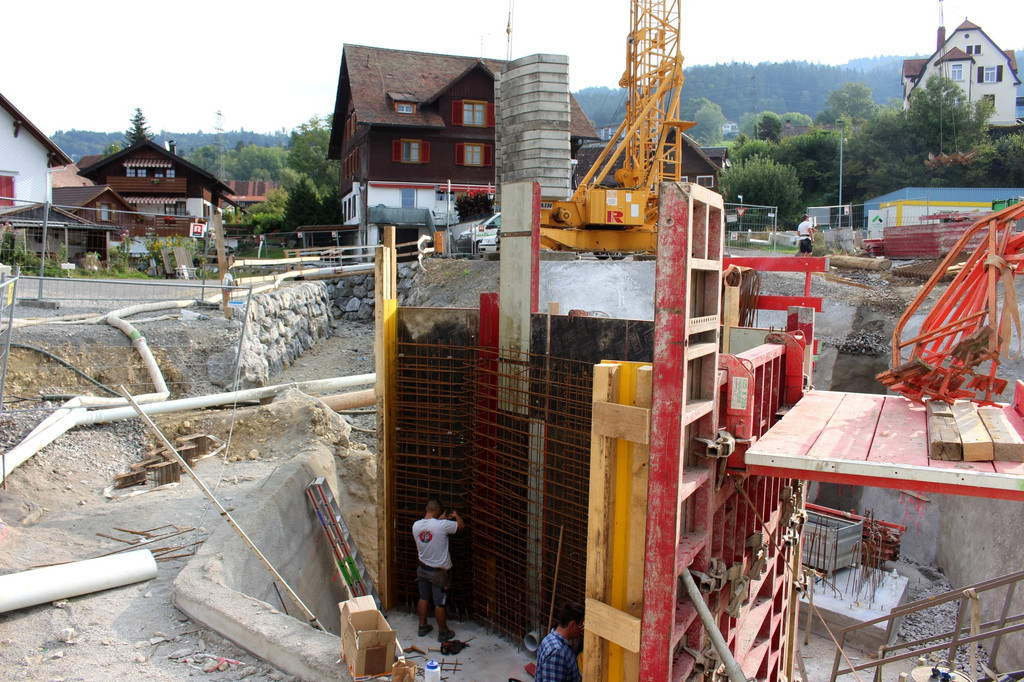 Kugelbeerbach Hochwasserschutz BF E Br__cke und Mauer 22-09-2020 _3_.JPG