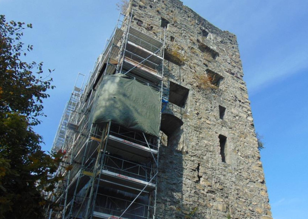 montfort3.jpg