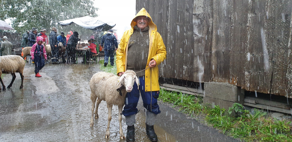 Peter Pfeifer mit seinem Sch__flein.jpg