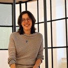 Ina Weber in ihrer Installation Warteh__uschen.jpg