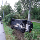 Unfall in Wiener Neustadt: Pkw blieb auf der Seite liegen