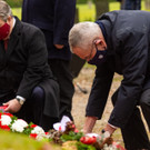 Allerheiligen-Kranzniederlegung durch Bundespraesident Alexander Van der Bellen - Zentralfriedhof - 29_10_2010-10.JPG