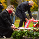 Allerheiligen-Kranzniederlegung durch Bundespraesident Alexander Van der Bellen - Zentralfriedhof - 29_10_2010-15.JPG