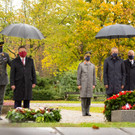 Allerheiligen-Kranzniederlegung durch Bundespraesident Alexander Van der Bellen - Zentralfriedhof - 29_10_2010-19.JPG
