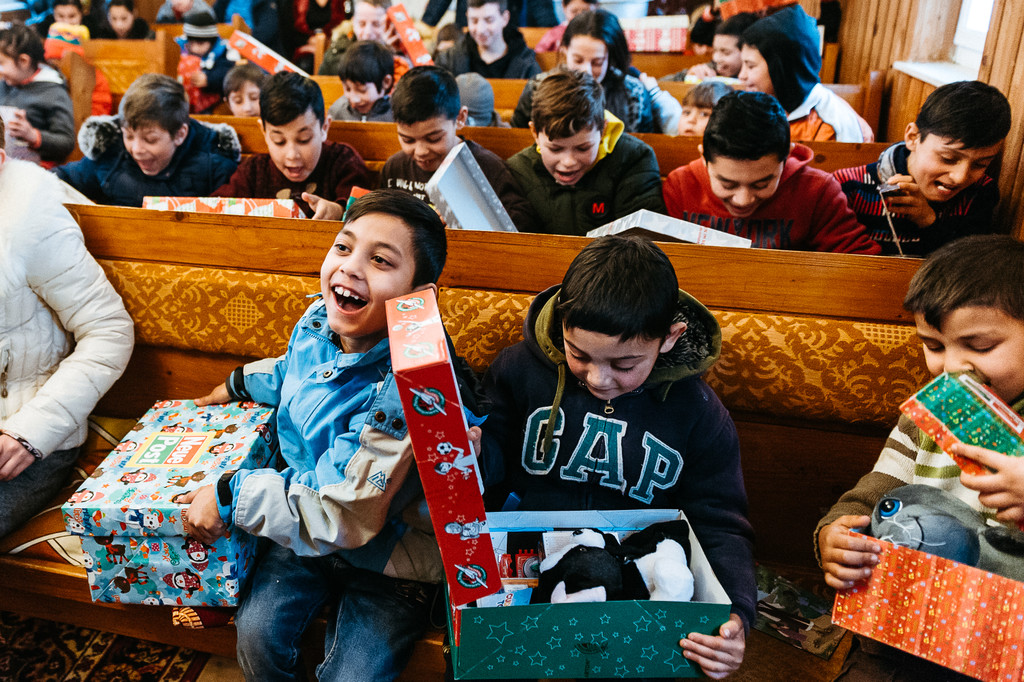 WeihnachtenimSchuhkarton Folie 3.jpg