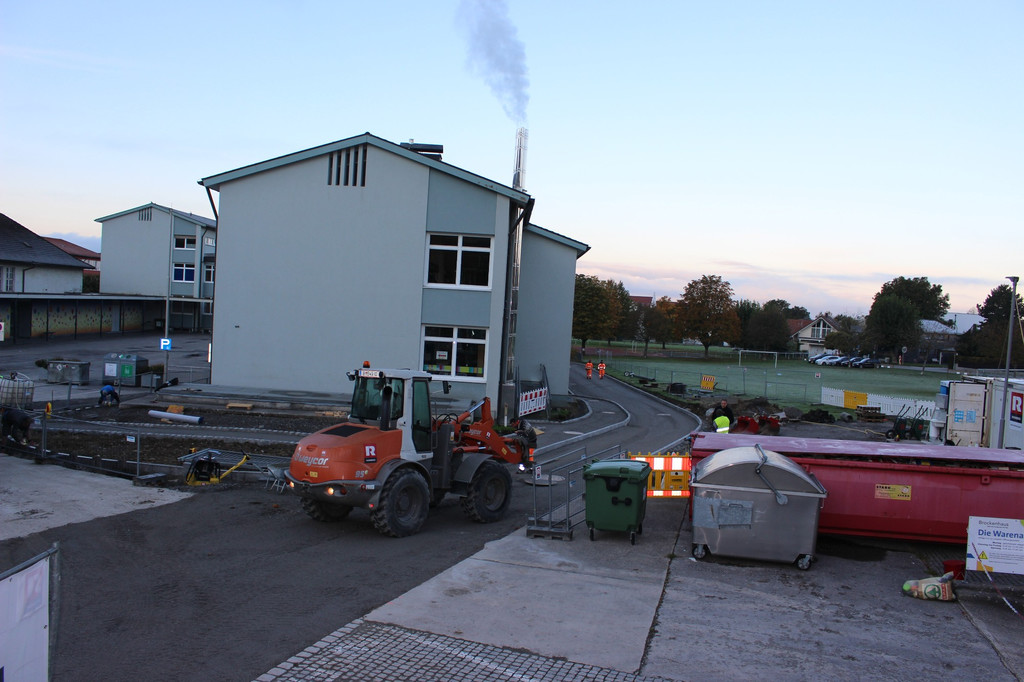 DOKU B b Oberlochauerbach Hochwasserschutz BF Asphaltierung Schulzentrum 05-11-2020 _5_.JPG