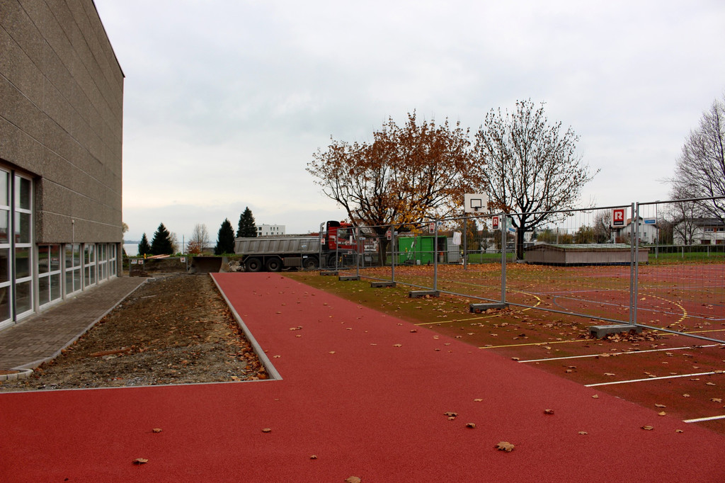 DOKU B b Oberlochauerbach Hochwasserschutz BF Asphaltierung Schulzentrum 05-11-2020 _4_.JPG