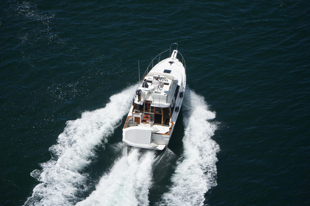 boat-2470264.jpg