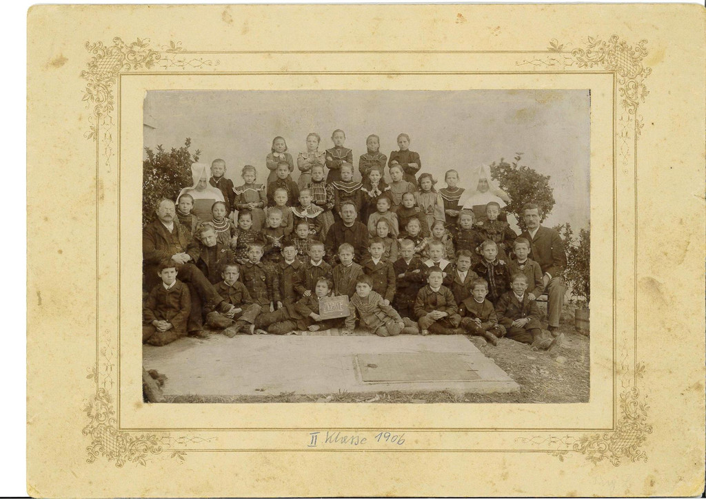 Alte 2_ Klasse 1906.jpg