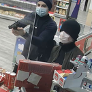 Tankstellenraub in Wien-Floridsdorf: Die gesuchten Männer