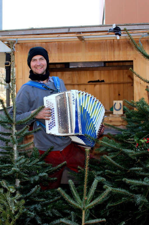 Zu__ner CHRISTBAUMVERKAUF beim Gemeindeamt 16-12-2020 _9_.JPG