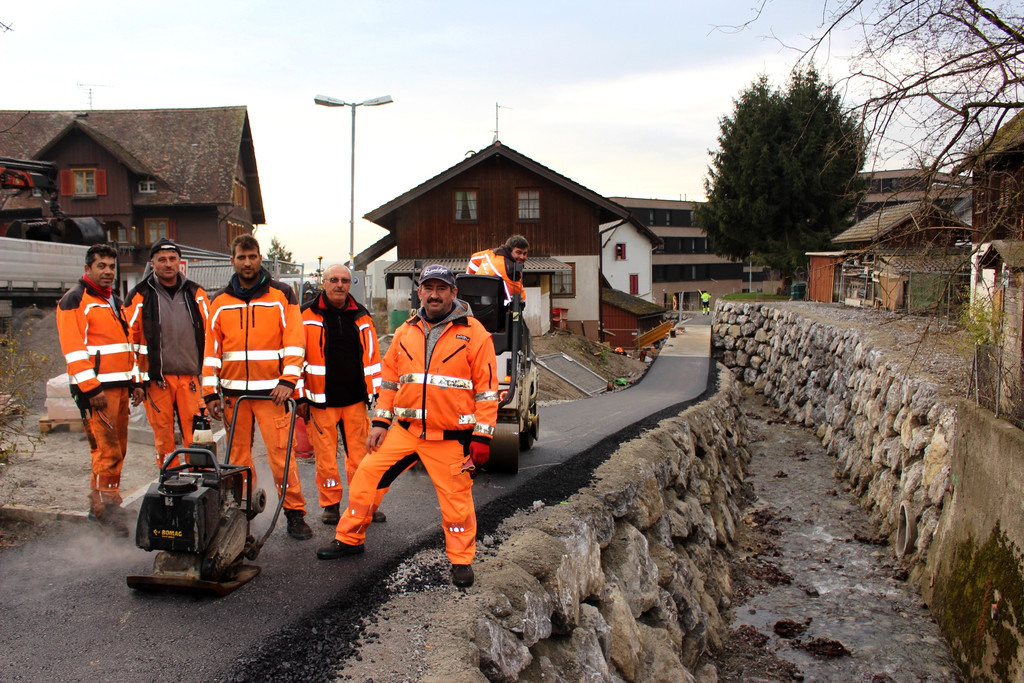 A Kugelbeerbach Hochwasserschutz Weg und Br__cke BF A GG Asphaltierung 15-12-2020 _1_.JPG