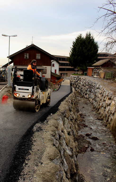 A Kugelbeerbach Hochwasserschutz Weg und Br__cke BF A GG Asphaltierung 15-12-2020 _2_.JPG