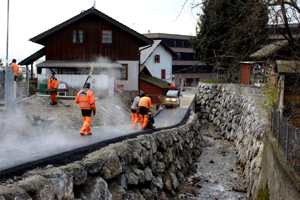 A Kugelbeerbach Hochwasserschutz Weg und Br__cke BF A GG Asphaltierung 15-12-2020 _5_.JPG