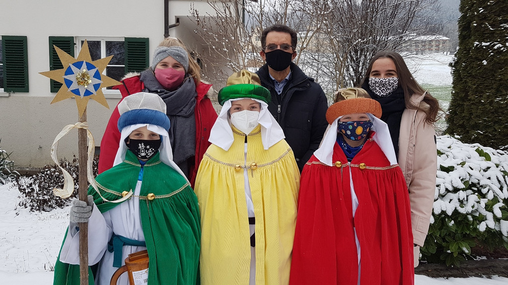 Sternsinger AKTION B Gruppen MIT MASKE 06-01-2021 _3_.jpg