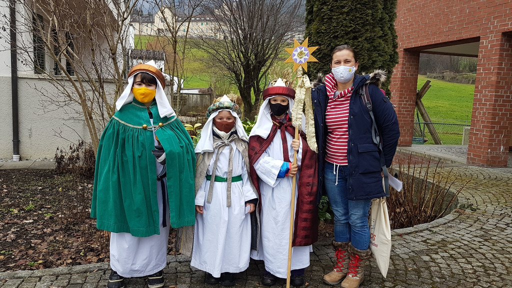 Sternsinger AKTION B Gruppen MIT MASKE 06-01-2021 _10_.jpg