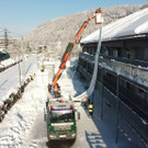 Schneemassen vom Dach befreien