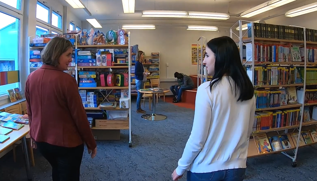 Mittelschule C Video F__hrung Bibliothek Februar 2021.png