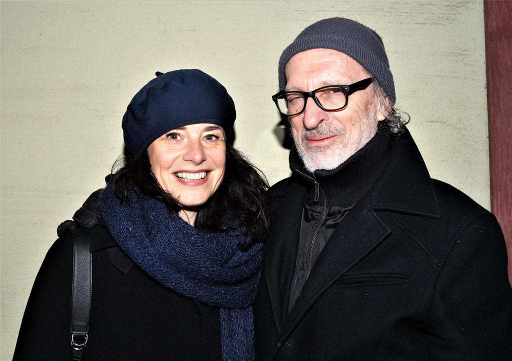 Susanne Bell _Kleidheit_ und Graphikdesigner Sandro Scherling.JPG