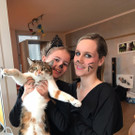 Julia und Lara    mit Katze Minki aus Bregenz.jpg