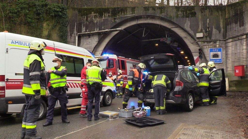 Tunnel1.jpg