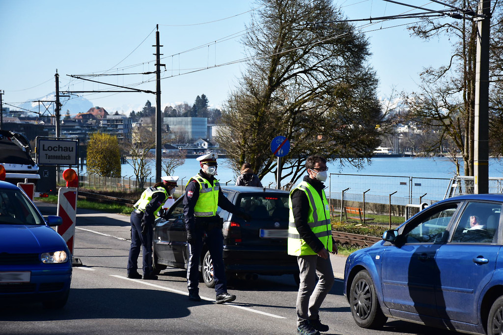01_Kontrollposten in Lochau S__d.jpg