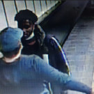Raub auf U-Bahn-Rolltreppe in Wien-Simmering: Der gesuchte Mann