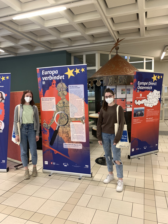 EU Wanderausstellung_HTL Do_3_Juniorbotschafterinnen.jpeg