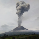 Vulkan Sinabung wieder aktiv