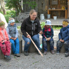 Riedkindergarten sammelt Müll ein