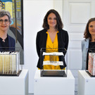 Gabriele Ulmer_ Pr__sidentin Maria Simma und Yvette Heller.JPG