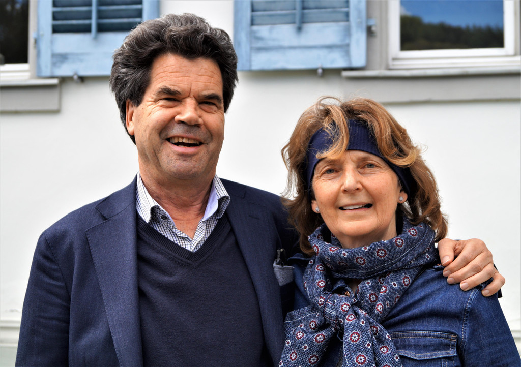 K__nstlerin Sabine Lingenh__hle mit Marbot.JPG