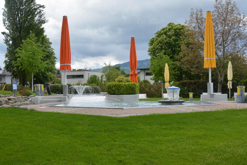 leere Liegewiese.jpg