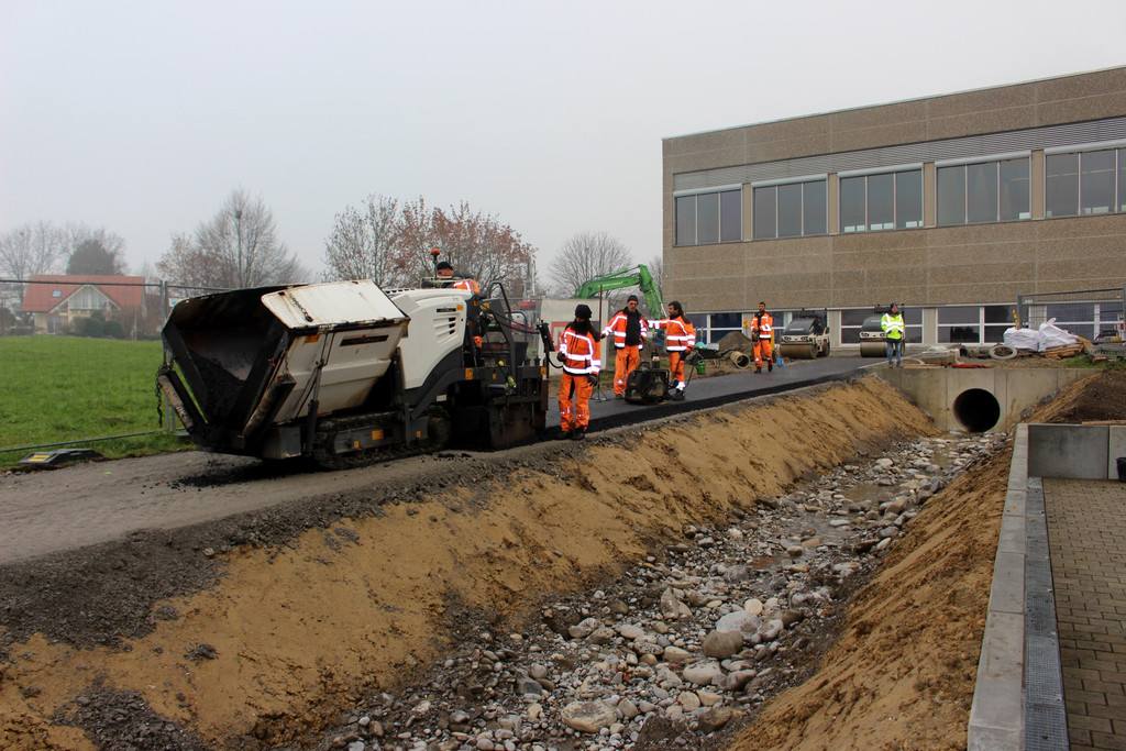 DOKU C Oberlochauerbach Hochwasserschutz BF SEEDOMIZIL Weg NEU Asphaltierung 11-12-2020 _1_.JPG