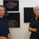 Gerti Hopp und Margot Meraner arbeiten zusammen auf Samt.JPG
