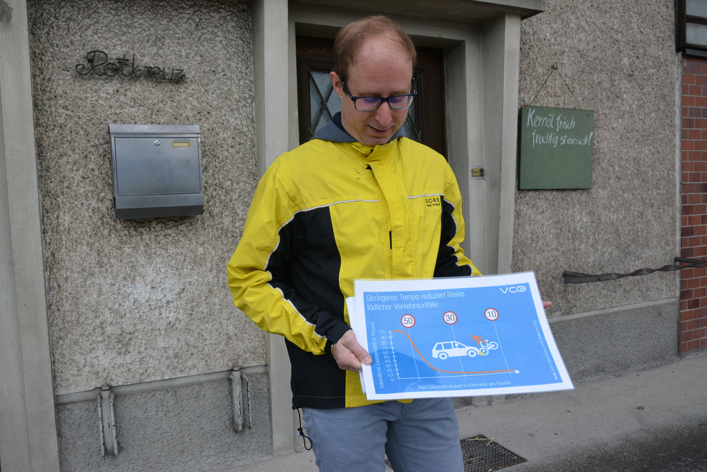 Blaser demonstriert Grafik.jpg