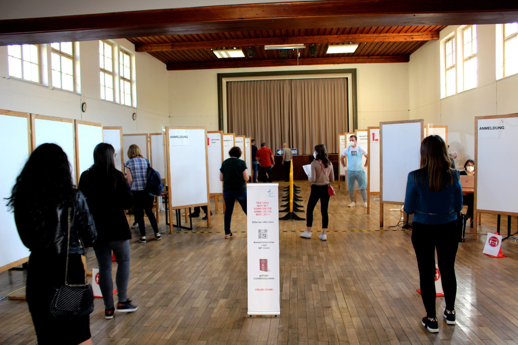 CORONA Teststation Festhalle A TESTBETRIEB 2021 _2_.JPG