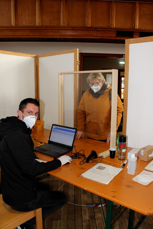 CORONA Teststation Festhalle B TESTAKTION 2020 _6_.JPG