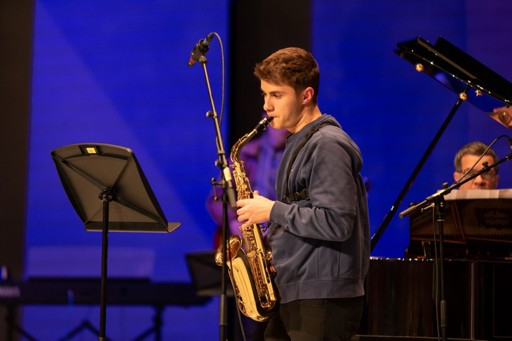 Saxofon mittel.jpg