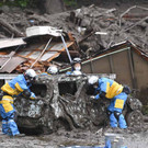 2021-07-04T012203Z_1063354530_RC2DDO96TGG2_RTRMADP_3_JAPAN-RAINFALL.jpg