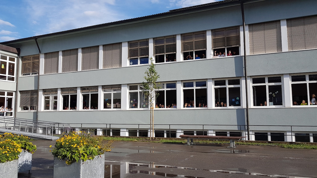 Musikverein RASSELBANDE B Auftritt Volksschule PUBLIKUM 29-06-2021 _1_.jpg
