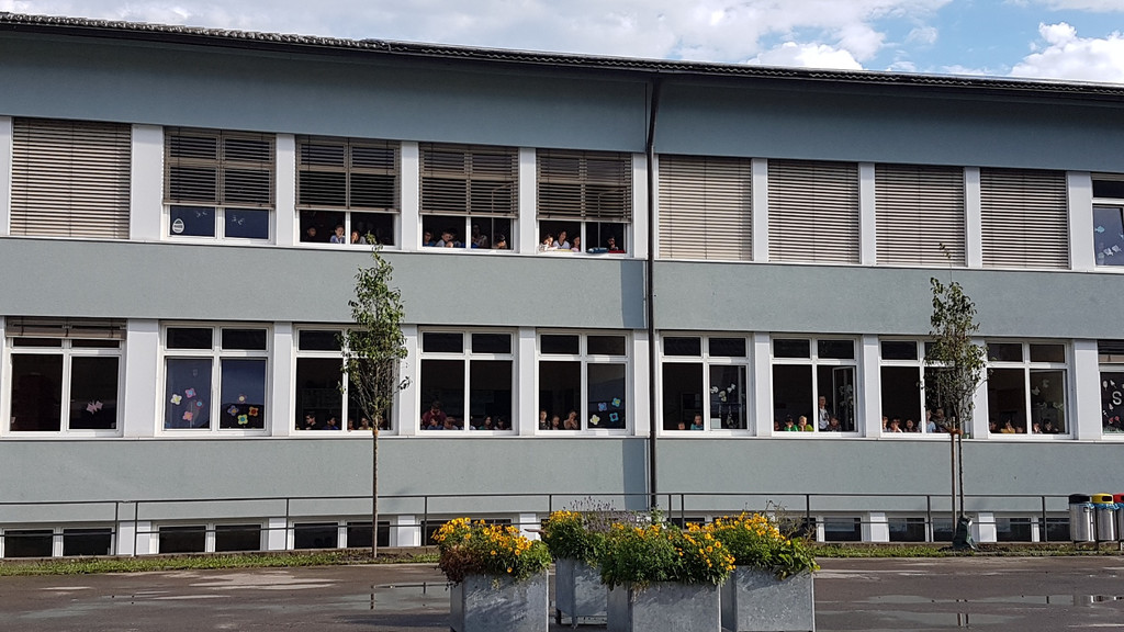 Musikverein RASSELBANDE B Auftritt Volksschule PUBLIKUM 29-06-2021 _3_.jpg
