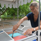Ein Eisfahrrad am Schulhof