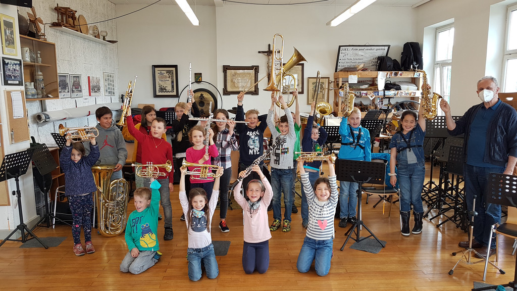 Lochau Musikverein D__mmerschoppen Pfarrplatz TERMIN Juli 2021 C RASSELBANDE _5_.jpg