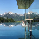 infinity-pool_mit_blick_auf_die_bergwelt_hotel_bergblick.jpeg
