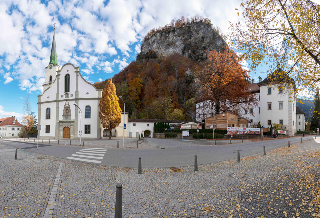 kirchplatz.jpg