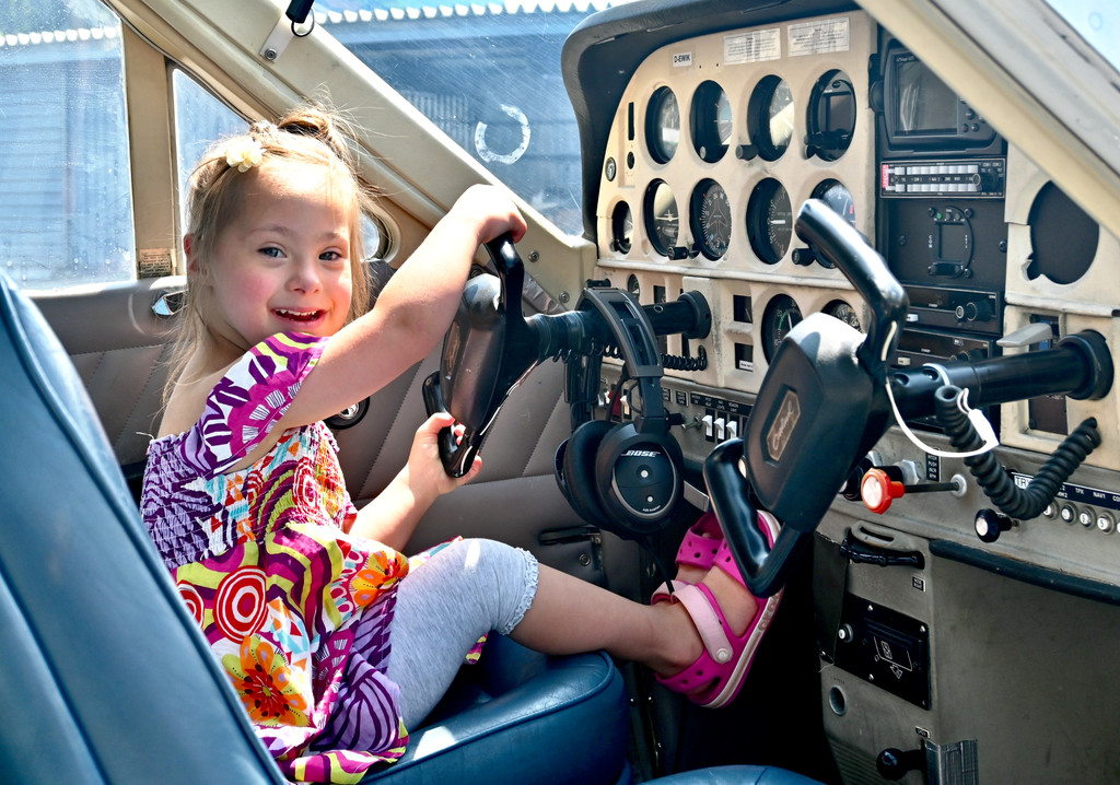 Kind im Cockpit1.jpeg